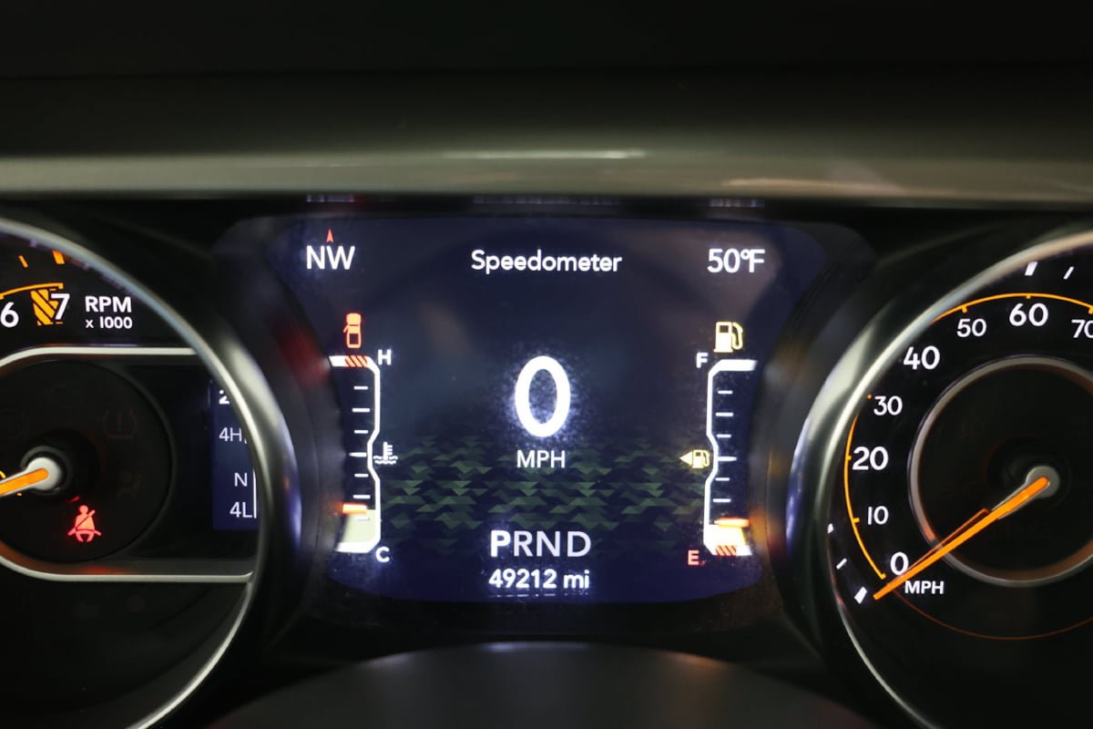 Used 2022 Jeep Gladiator Overland AWD/4WD image 11