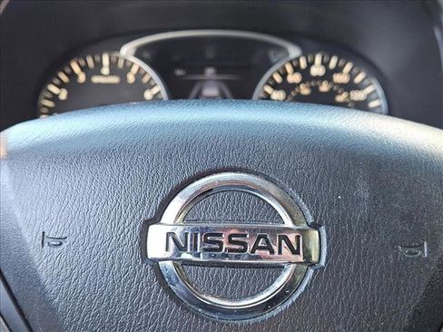 Used 2018 Nissan Pathfinder S image 8