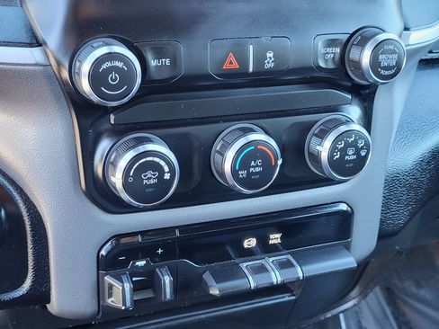 Used 2024 RAM 3500 Big Horn AWD/4WD image 15