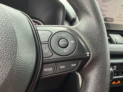 Used 2025 Toyota RAV4 XLE w/ Convenience Package AWD/4WD image 27