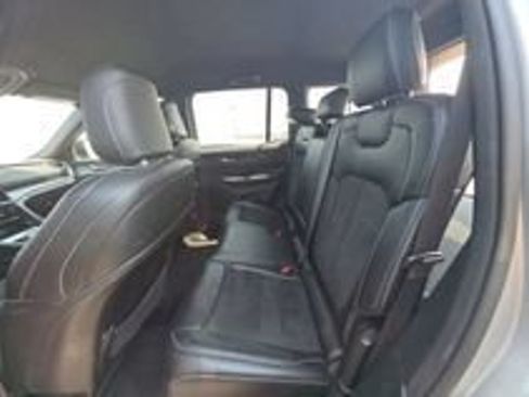 Used 2024 Jeep Grand Cherokee Altitude AWD/4WD image 22