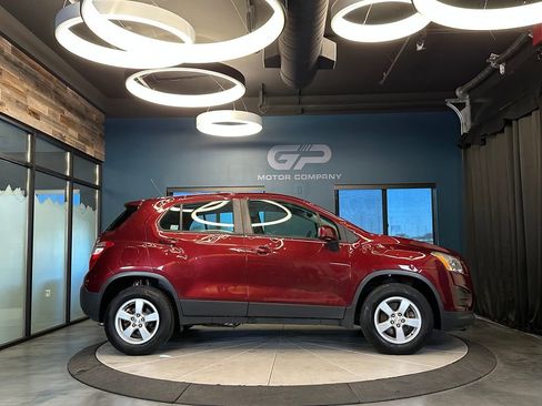 Used 2016 Chevrolet Trax LS AWD/4WD image 2