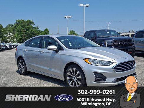 Used 2019 Ford Fusion SE AWD/4WD image 1
