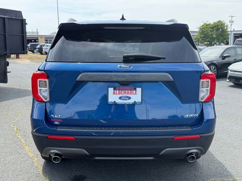 Used 2022 Ford Explorer XLT w/ Equipment Group 202A image 4