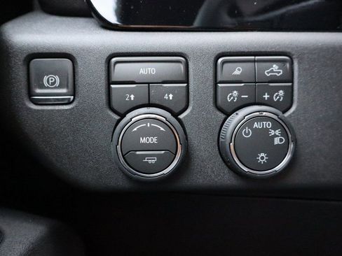 New 2026 Chevrolet Silverado 1500 LT w/ Safety Package AWD/4WD image 13