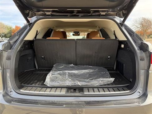 Used 2022 Lexus RX 350L Luxury image 34