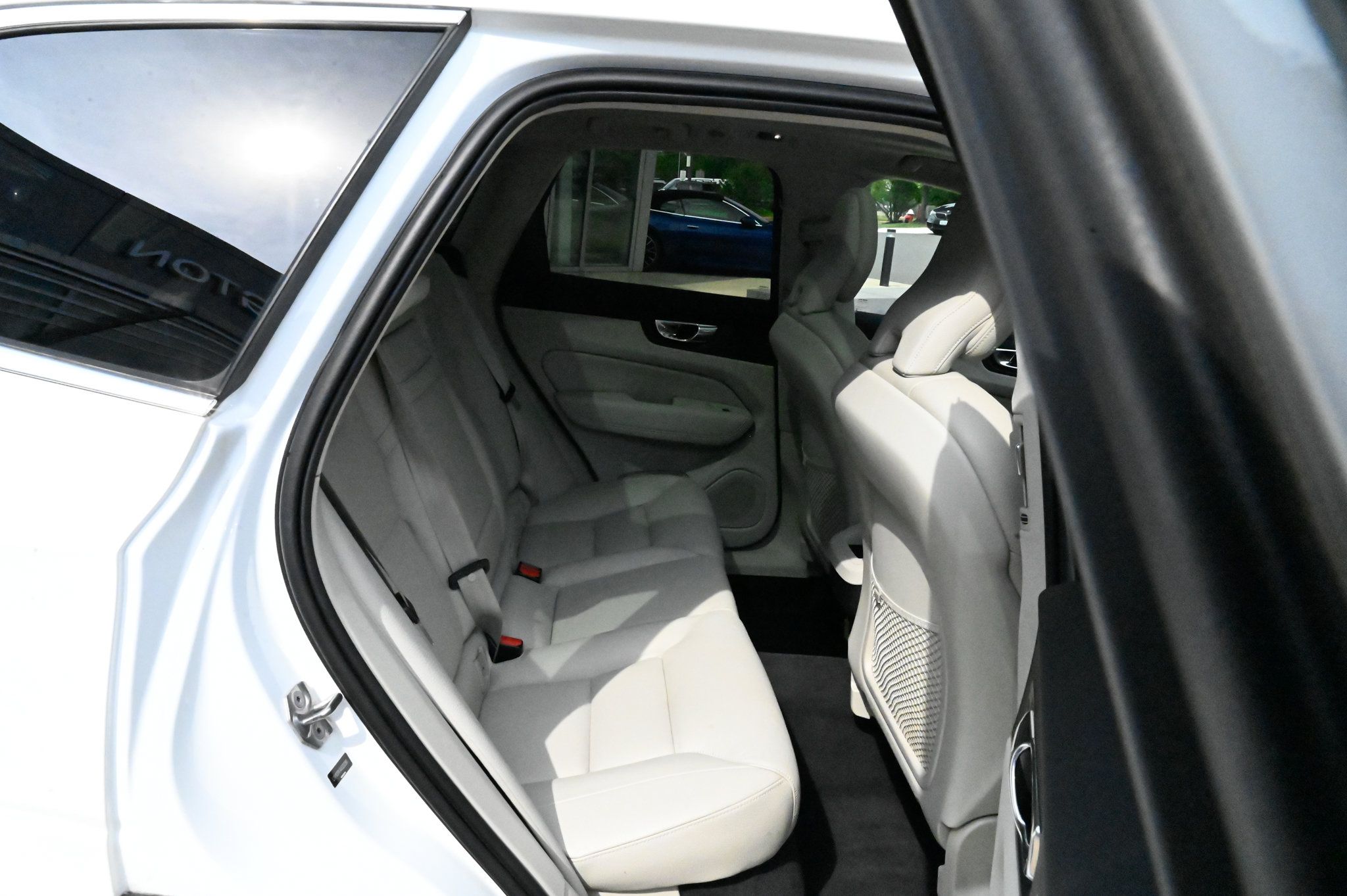 Used 2019 Volvo XC60 T5 Momentum w/ Multimedia Package AWD/4WD image 51