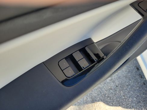 Used 2020 Tesla Model 3 Standard Range image 22