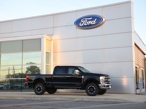 New 2026 Ford F250 King Ranch w/ Tremor Off-Road Package image 3