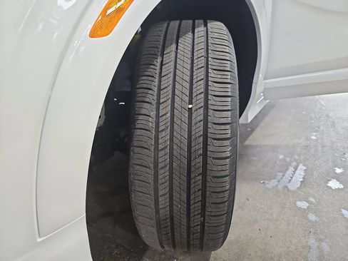 Used 2022 Buick Encore GX Preferred w/ Sport Touring Package FWD image 38