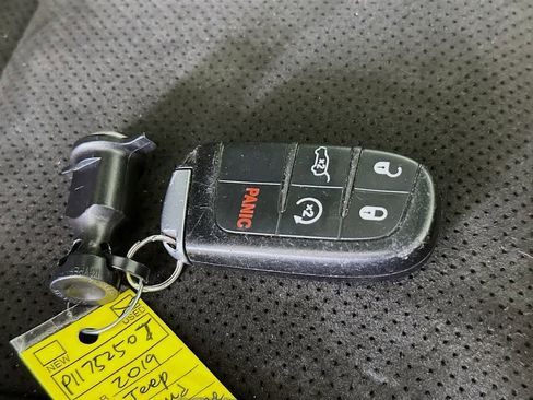 Used 2019 Jeep Grand Cherokee Altitude image 21