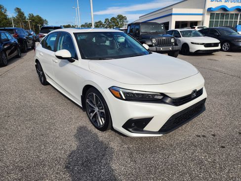 Certified 2023 Honda Civic Touring image 2