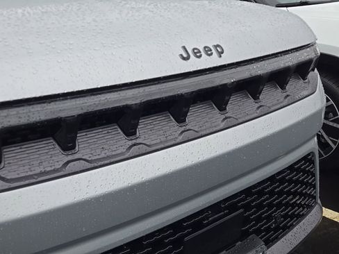 New 2026 Jeep Grand Wagoneer L Limited w/ Premium Group II AWD/4WD image 2
