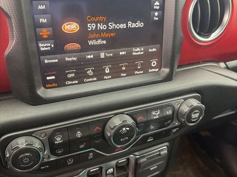 Certified 2021 Jeep Gladiator Rubicon AWD/4WD image 10