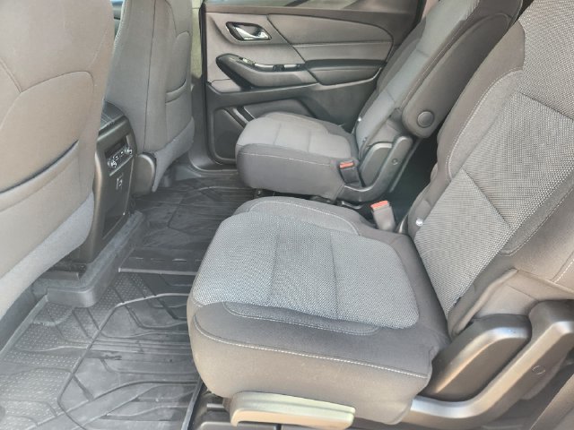 Used 2023 Chevrolet Traverse LT FWD image 29