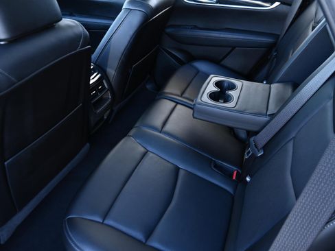 Used 2022 Cadillac XT5 Premium Luxury w/ LPO, ONYX Package image 11