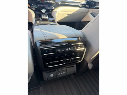 Used 2026 Acura MDX w/ Technology Package AWD/4WD image 9