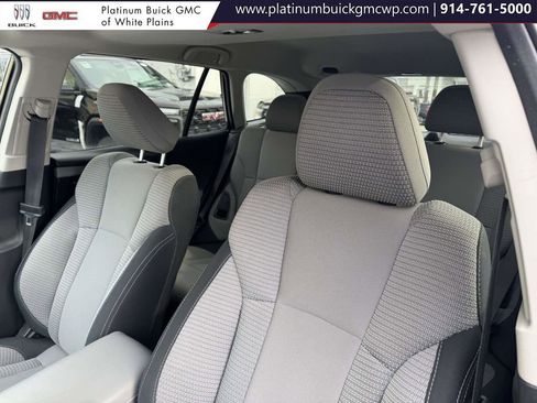 Used 2022 Subaru Outback Premium image 17