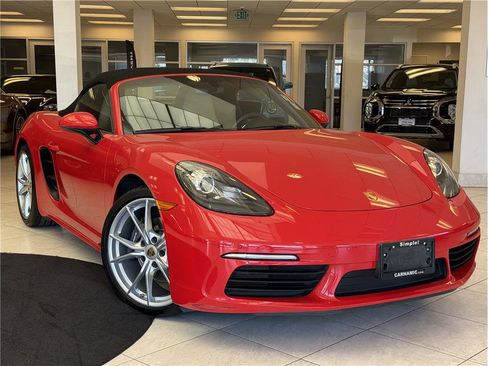 Used 2019 Porsche 718 Boxster image 3