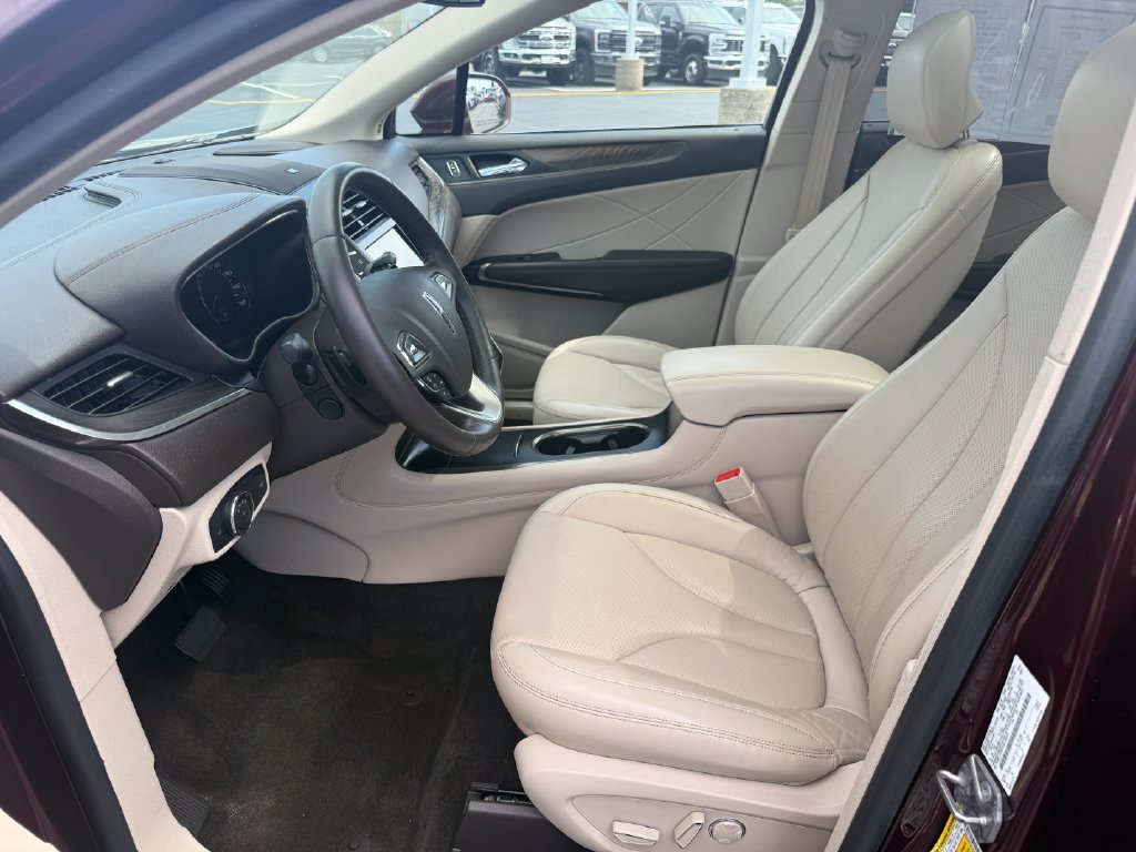 Used 2019 Lincoln MKC Reserve w/ MKC Climate Package AWD/4WD image 17