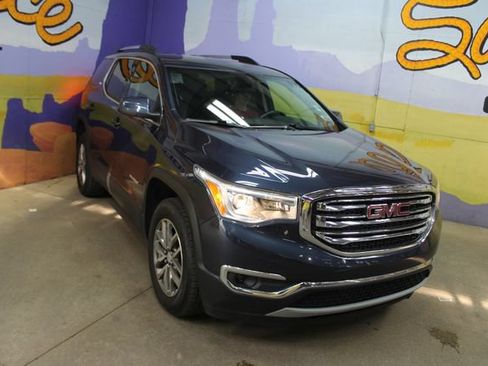 Used 2019 GMC Acadia SLE w/ Driver Alert Package I FWD image 2