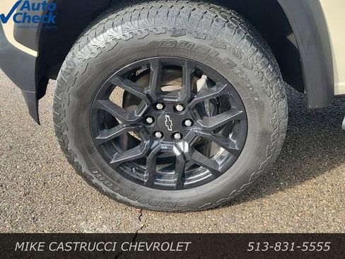 Used 2023 Chevrolet Colorado Trail Boss w/ LPO, Dark Essentials Package AWD/4WD image 9