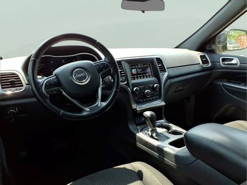 Used 2021 Jeep Grand Cherokee Laredo AWD/4WD image 9