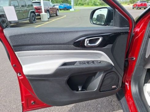 Used 2024 Jeep Compass Limited w/ Sun and Sound Group image 22