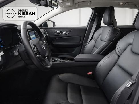 Used 2023 Volvo S60 B5 Core AWD/4WD image 7