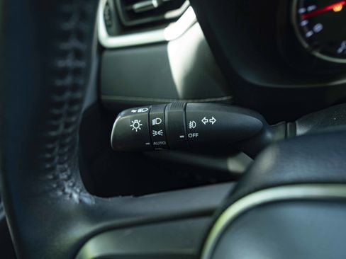 Used 2020 Toyota RAV4 XLE Premium FWD image 23