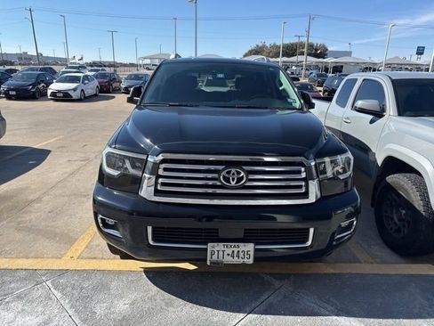 Used 2021 Toyota Sequoia Platinum image 2