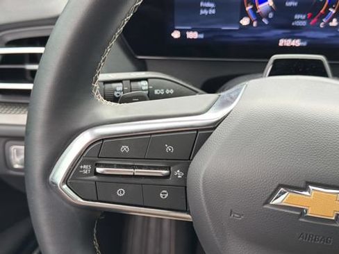 Used 2025 Chevrolet Traverse LT w/ Enhanced Driving Package FWD image 22