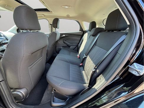 Used 2017 Ford Focus SEL FWD image 29