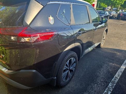 Certified 2023 Nissan Rogue SV w/ SV Premium B Package FWD image 4