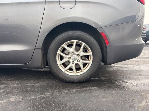 Used 2020 Chrysler Voyager Lxi image 16