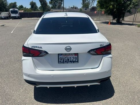 Used 2024 Nissan Versa SV FWD image 9