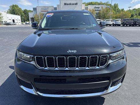 Used 2022 Jeep Grand Cherokee L Limited AWD/4WD image 2