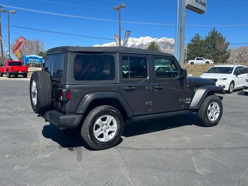 Used 2019 Jeep Wrangler Unlimited Sport S AWD/4WD image 11
