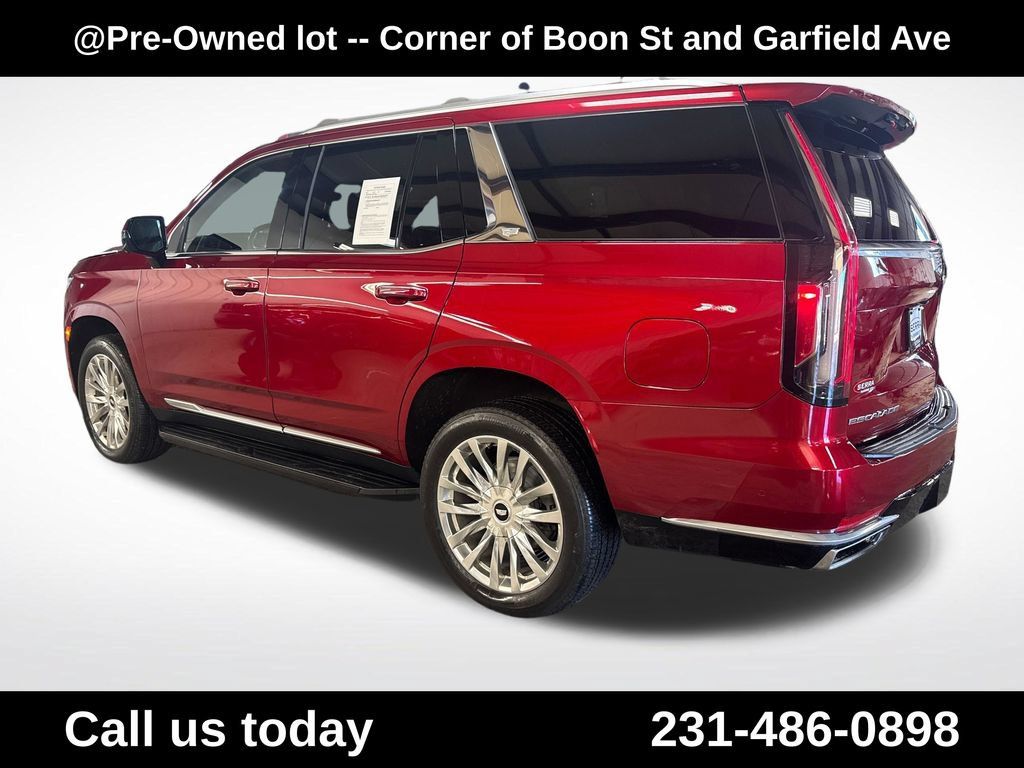Used 2021 Cadillac Escalade Premium Luxury AWD/4WD image 3