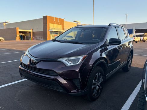 Used 2017 Toyota RAV4 LE w/ Carpet Mat Package image 5