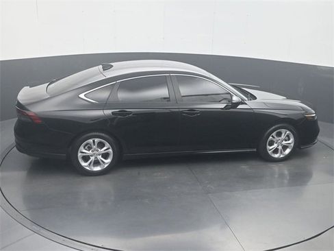 Certified 2025 Honda Accord LX image 26