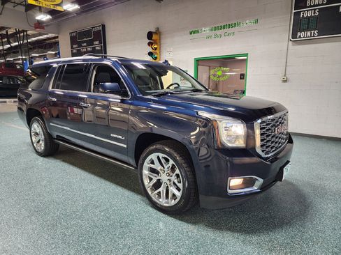 Used 2020 GMC Yukon XL Denali w/ Open Road Package image 4