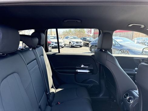 Certified 2025 Mercedes-Benz GLB 250 image 21