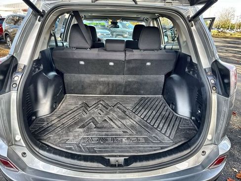 Used 2018 Toyota RAV4 XLE image 31