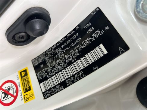 Used 2015 Toyota Highlander Limited image 28