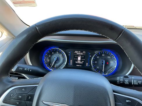 Used 2022 Chrysler Voyager LX image 11