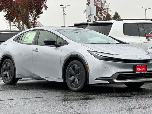 New 2026 Toyota Prius Plug-In Hybrid image 10