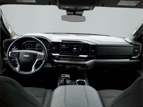 Used 2024 Chevrolet Silverado 1500 LT AWD/4WD image 8