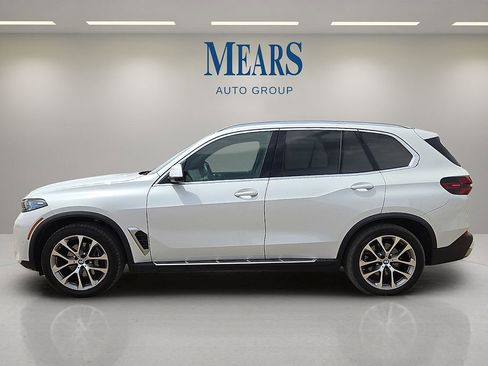 Used 2024 BMW X5 sDrive40i image 2
