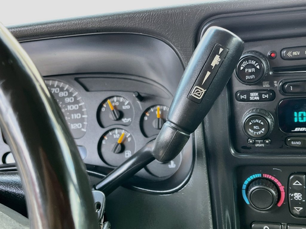 Used 2004 Chevrolet Silverado 3500 LT w/ Heavy-Duty Power Package AWD/4WD image 15